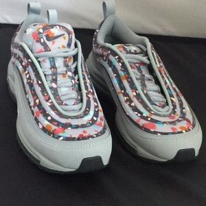 Nike Women's Gray and Multicolor Sneakers